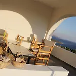Kiriaki Villa *